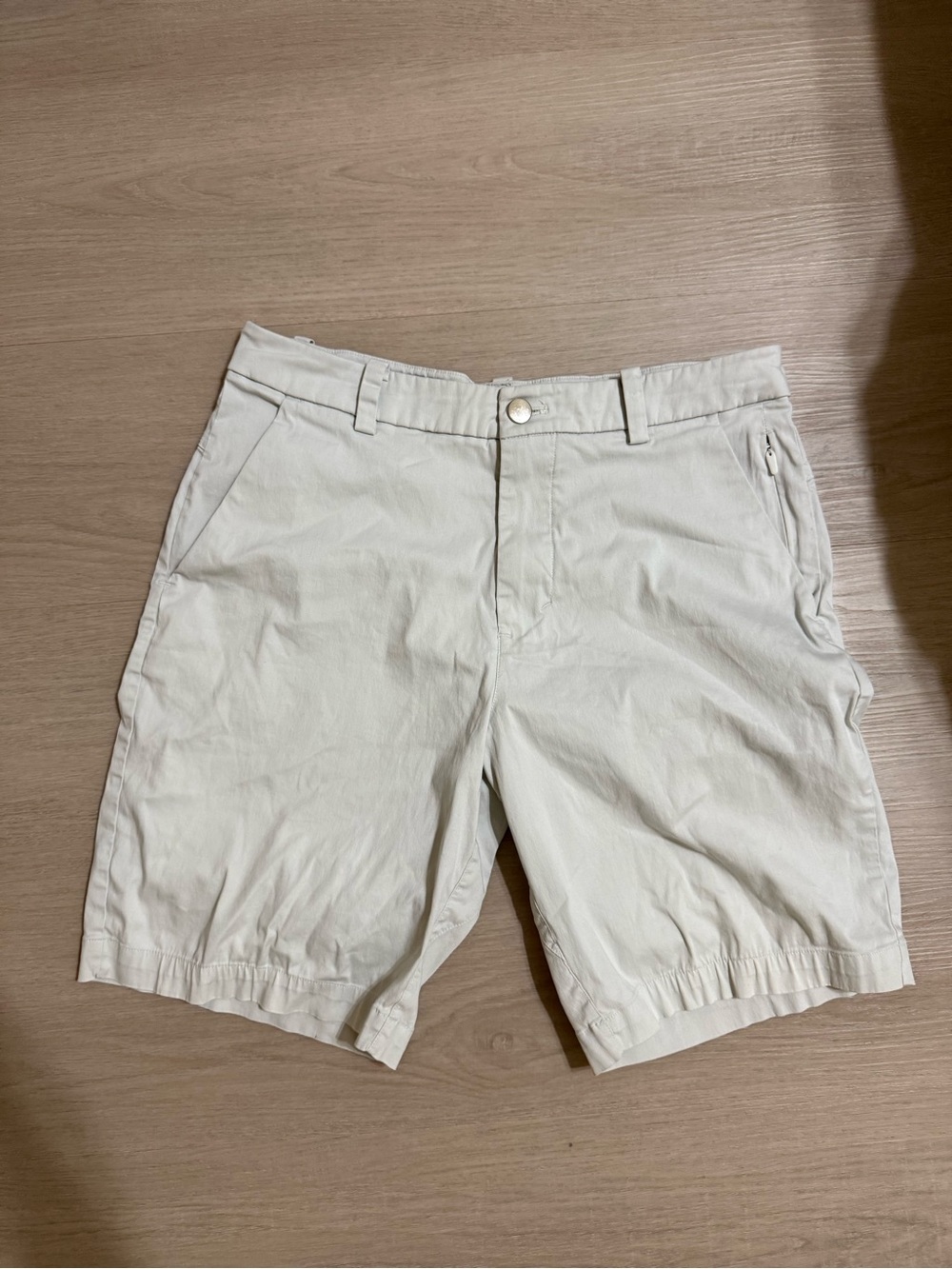 Lululemon Men’s ABC Commissioner Short Classic 7 in Casual Streetwear Active